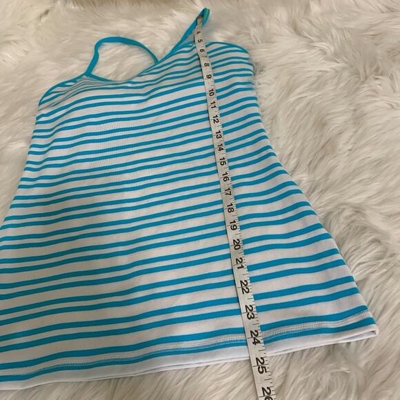 Lululemon Power Y Tank Luon Light Blue Stripe Size 4 Shelf Bra Racerback - Picture 8 of 8